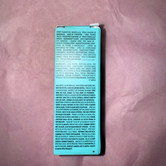 The POREfessional: Super Setter 
Long-lasting makeup setting spray, Sample Size - Picture 2 of 6